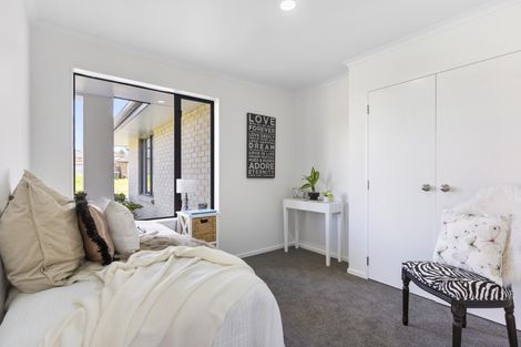 Photo of property in 8 Corrofin Drive, East Tamaki, Auckland, 2013