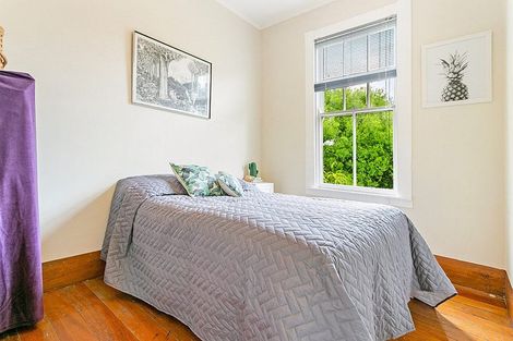 Photo of property in 38 Newington Road, Henderson, Auckland, 0612