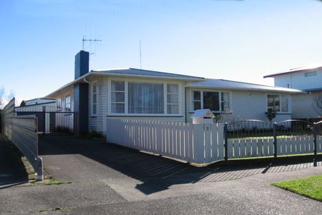 Photo of property in 5 Abraham Crescent, Milson, Palmerston North, 4414