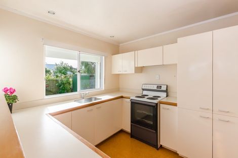 Photo of property in 18 Kohutuhutu Road, Raumati Beach, Paraparaumu, 5032