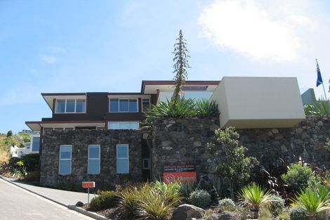 Photo of property in 12 Challenger Lane, Redcliffs, Christchurch, 8081