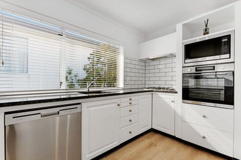 Photo of property in 2/36 Nihill Crescent, Mission Bay, Auckland, 1071