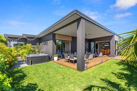 Photo of property in 99 The Boulevard, Papamoa Beach, Papamoa, 3118