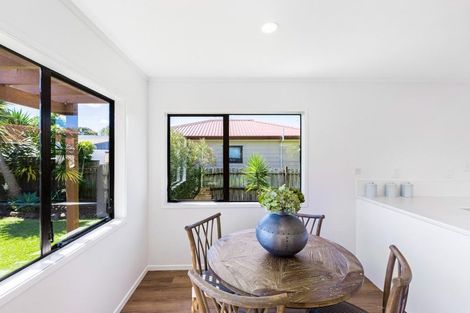 Photo of property in 45 Darren Crescent, Half Moon Bay, Auckland, 2012