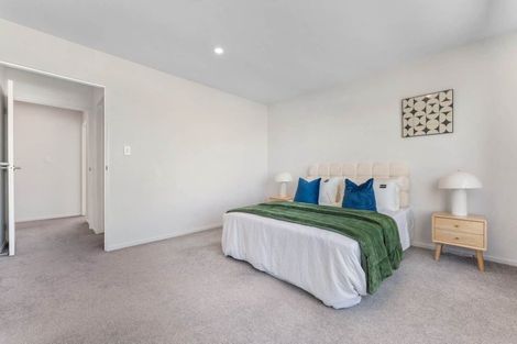 Photo of property in 4d Flaunty Place, West Harbour, Auckland, 0618