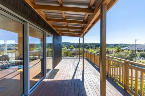 Photo of property in 2 Bell Bird Rise, Picton, 7220