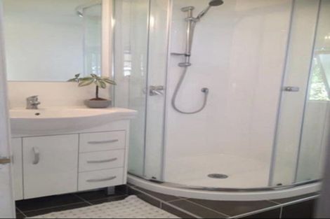 Photo of property in 2/27 Salem Place, Torbay, Auckland, 0630