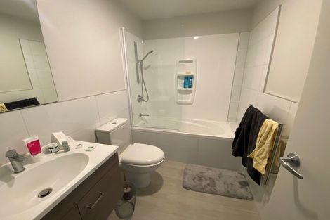 Photo of property in 6 Folkes Lane, New Lynn, Auckland, 0600