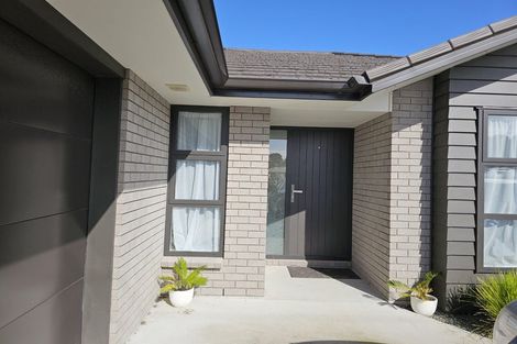 Photo of property in 21 Paritutu Road, Spotswood, New Plymouth, 4310