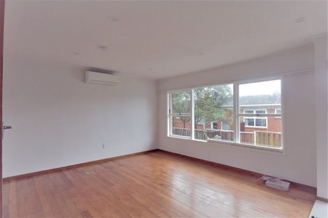 Photo of property in 2/18 Shakespeare Road, Milford, Auckland, 0620