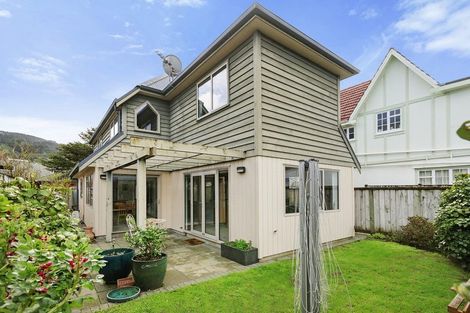 Photo of property in 12 Cambridge Street, Tawa, Wellington, 5028