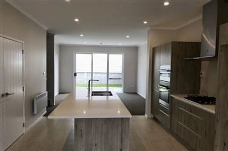 Photo of property in 2a Makura Road, Long Bay, Auckland, 0630