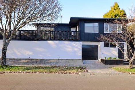 Photo of property in 22 Redwood Grove, Hokowhitu, Palmerston North, 4410