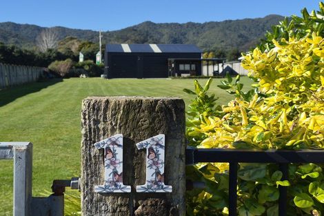 Photo of property in 11 Koromiko Drive, Coromandel, 3506