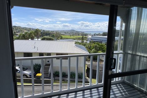 Photo of property in 18 Delshaw Avenue, Stanmore Bay, Whangaparaoa, 0932