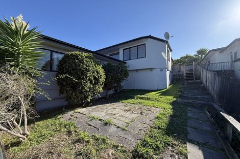 Photo of property in 11 Trotting Terrace, Fairview Heights, Auckland, 0632