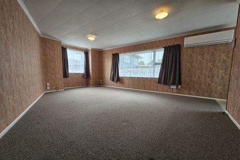 Photo of property in 8a Busby Place, Awapuni, Palmerston North, 4412