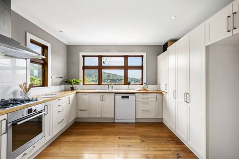 Photo of property in 129 Cockayne Road, Khandallah, Wellington, 6035