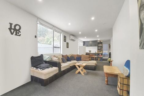 Photo of property in 38 Hawkhurst Road, Lyttelton, 8082