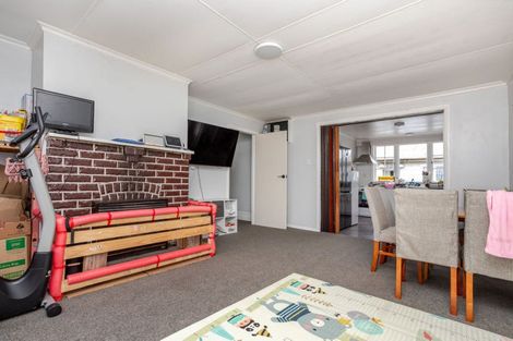 Photo of property in 15 Cole Street, Dannevirke, 4930