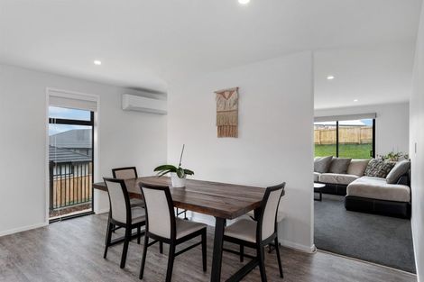 Photo of property in 8 Anglers Way, Omokoroa, 3114