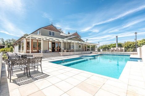 Photo of property in 2 Eaton Crescent, Otamatea, Whanganui, 4500