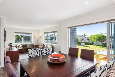 Photo of property in 10 Gallipoli Place, Paraparaumu, 5032