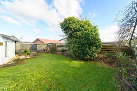 Photo of property in 41 Acacia Street, Kelvin Grove, Palmerston North, 4414
