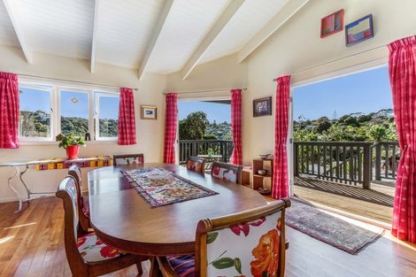 Photo of property in 26 Ocean Road, Surfdale, Waiheke Island, 1081