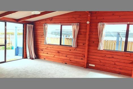 Photo of property in 2/49 Larnoch Road, Henderson, Auckland, 0610