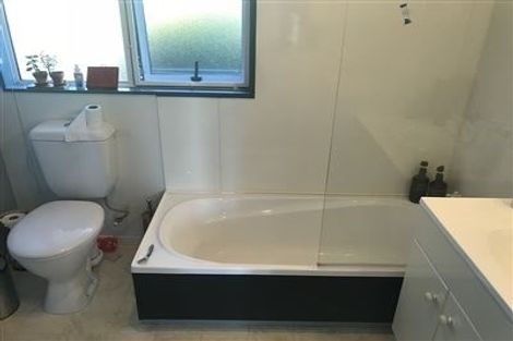 Photo of property in 11 Highbury Bypass, Birkenhead, Auckland, 0626