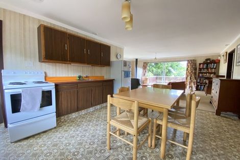 Photo of property in 35 Cedar Drive, Kelvin Heights, Queenstown, 9300