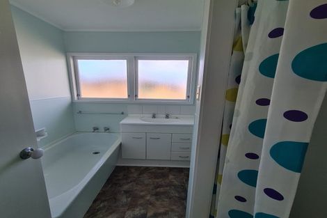 Photo of property in 61 Sandspit Road, Waiuku, 2123