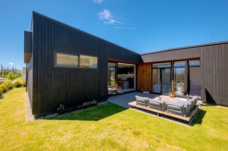 Photo of property in 19 Stackbrae Avenue, Wanaka, 9305