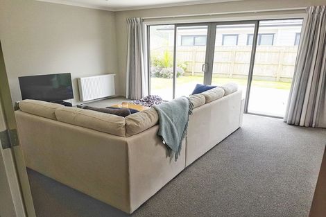 Photo of property in 11 Henrietta Maxwell Grove, Wainuiomata, Lower Hutt, 5014