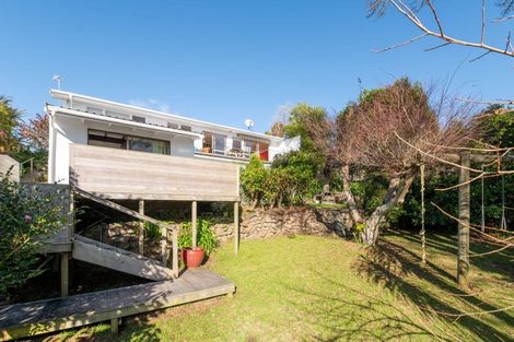 Photo of property in 5 Naera Place, Kawaha Point, Rotorua, 3010