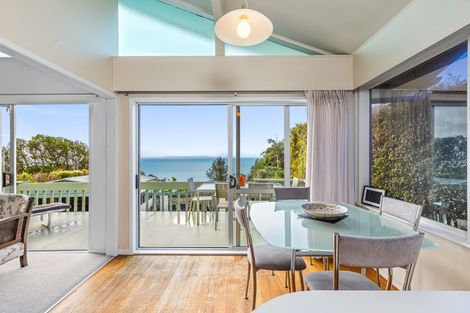 Photo of property in 278 Whangaparaoa Road, Red Beach, 0932