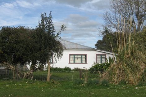 Photo of property in 1-5 Puketea Street, Tokomaru, Palmerston North, 4474