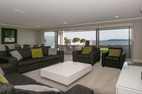 Photo of property in 1/225 Lake Terrace, Waipahihi, Taupo, 3330