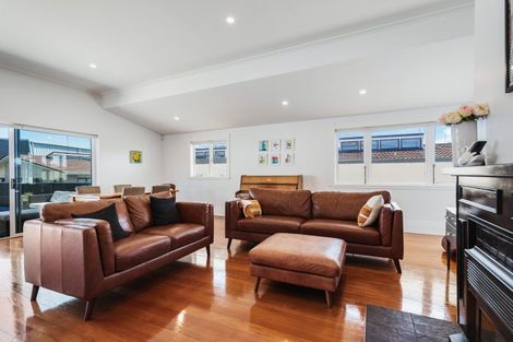 Photo of property in 16 Wolfe Street, Regent, Whangarei, 0112