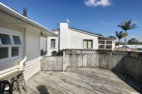 Photo of property in 1/78 College Road, Northcote, Auckland, 0627