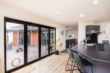 Photo of property in 17 Daniel Place, Kelvin Grove, Palmerston North, 4414