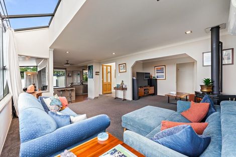 Photo of property in 19 Constable Lane, West Harbour, Auckland, 0618