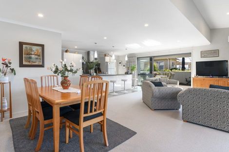 Photo of property in 205 Welcome Bay Road, Welcome Bay, Tauranga, 3112