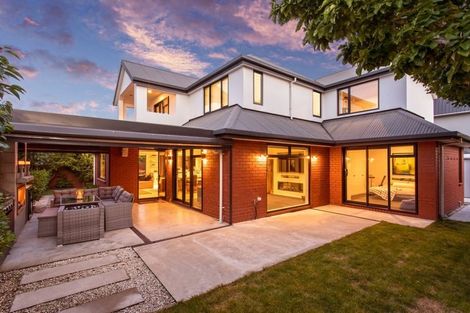Photo of property in 21 Bryndwr Road, Fendalton, Christchurch, 8052