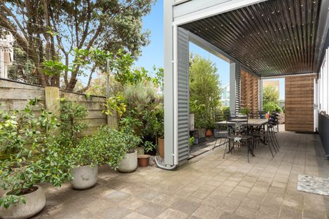 Photo of property in 1340 Papamoa Beach Road, Papamoa Beach, Papamoa, 3118