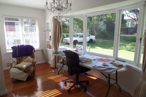 Photo of property in 27 Belle Vue Avenue, Northcote Point, Auckland, 0627