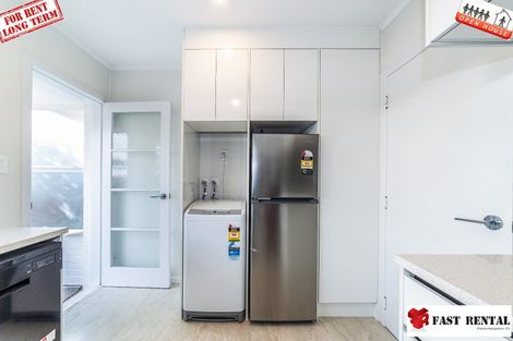 Photo of property in 4/35 Shakespeare Road, Milford, Auckland, 0620