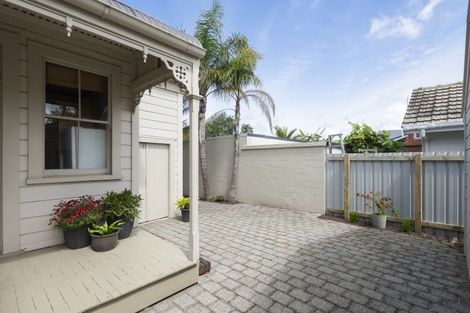 Photo of property in 122 Stout Street, Whataupoko, Gisborne, 4010