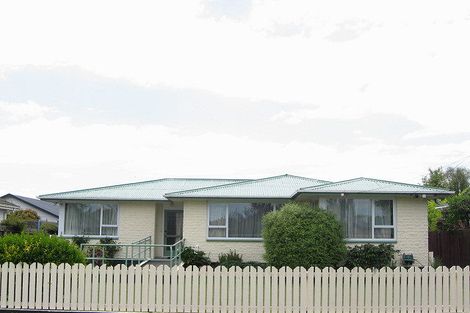 Photo of property in 71 Dunedin Street, Redwood, Christchurch, 8051